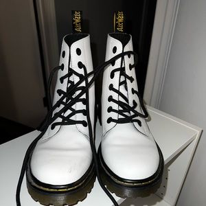 Dr. Martens size 9 womens